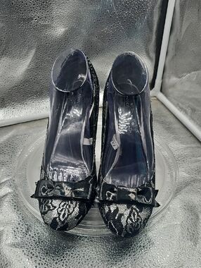T Glittery Black And Silver Hollywould Heels Size 9